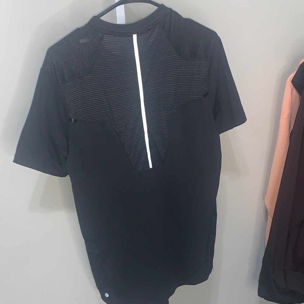 Lululemon Athletica men's performance shirt- small
